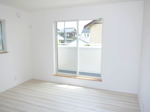 下真倉　新築戸建の洋室
