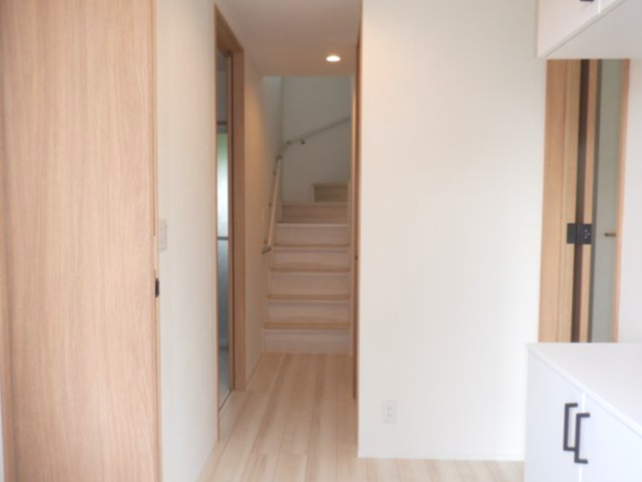 下真倉　新築戸建の玄関