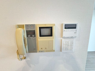 【セキュリティ】 | バンベール堺 | TV付インターフォン付きです。オートロック付きでセキュリティ面が充実しています。
