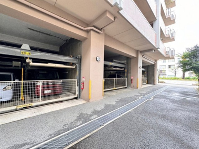 【駐車場】 | バンベール堺 | 敷地内駐車場空きありますよ（月額7500円～9000円）！愛車の置き場所に困りませんね♪