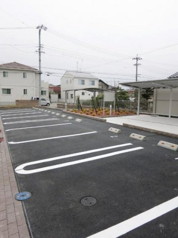 サン　リバーの駐車場