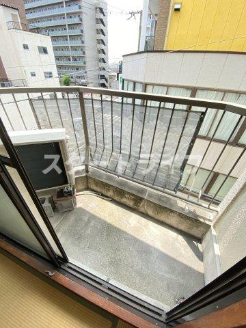 大阪市淀川区西中島１丁目の賃貸マンションのバルコニー