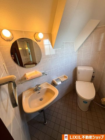 北区志茂4丁目1棟ビルのトイレ|清潔感のあるトイレです
（3階）