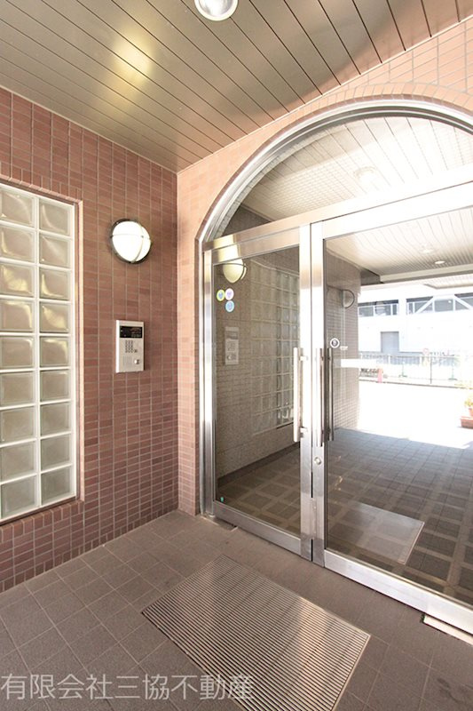 飯能市柳町の賃貸マンションの外観|オートロック