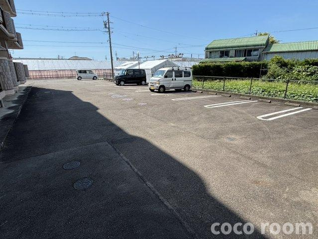 ル・ポールの駐車場