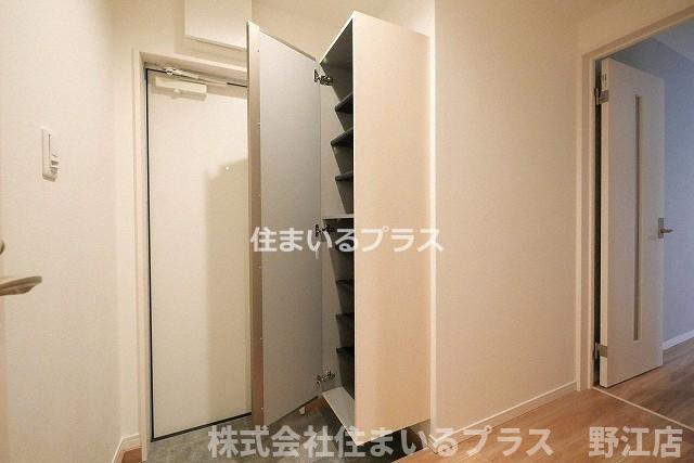ＡＬＥＧＲＩＡ鶴見区今津の玄関
