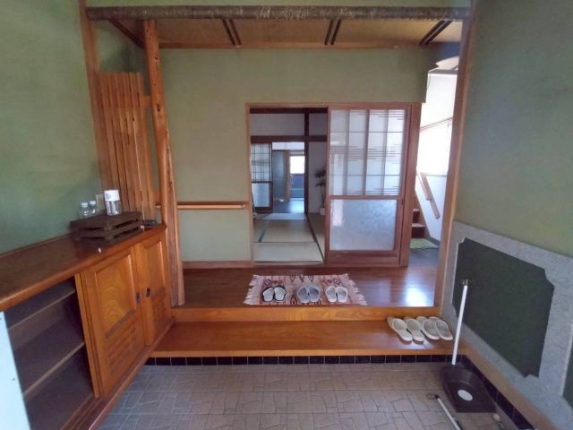 石津2259-295借家の玄関
