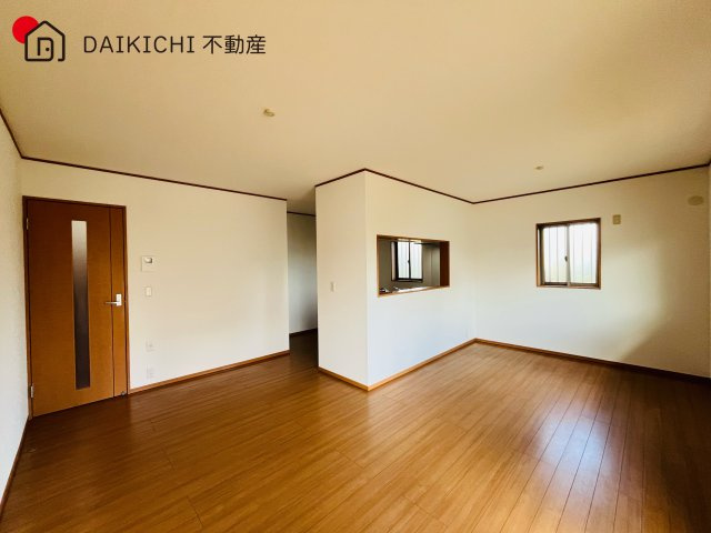 【居間・リビング】 | 川越市上寺山　中古戸建
