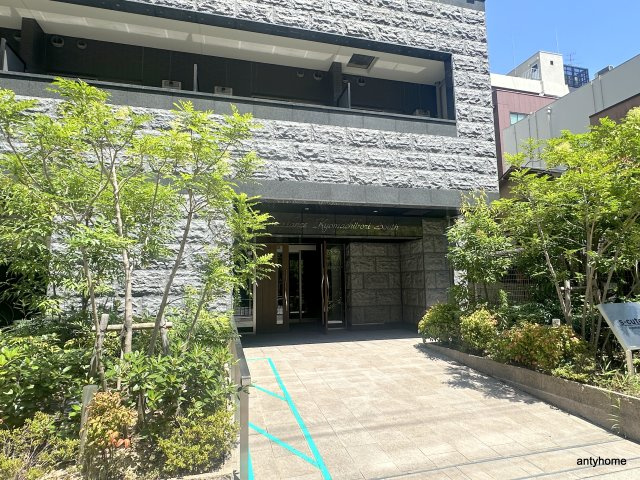 エスキュート京町堀　仲介手数料無料のエントランス