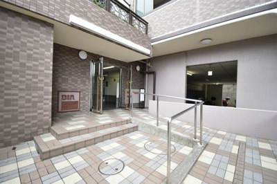 【その他】 | ダイアパレス吹田ウインドヒル | 現在ご返済中のカーローン・カードローン・教育ローンなどを住宅ローンに一本化したり、家具家電購入費用・引越し費用を住宅ローンと組み合わせるなど、お客さまにメリットの多い住宅ローンのご提案が可能です。
