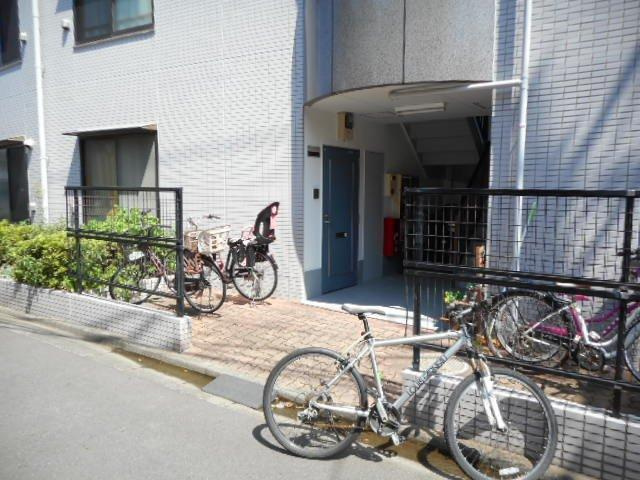 第三ハイツカトレアのエントランス
