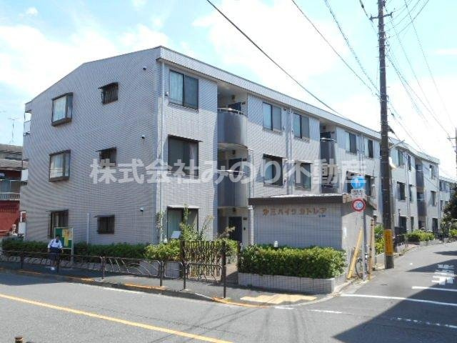 第三ハイツカトレアの外観