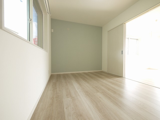 桜井市谷新築賃貸アパートの洋室|個人の部屋や寝室として使える洋室です