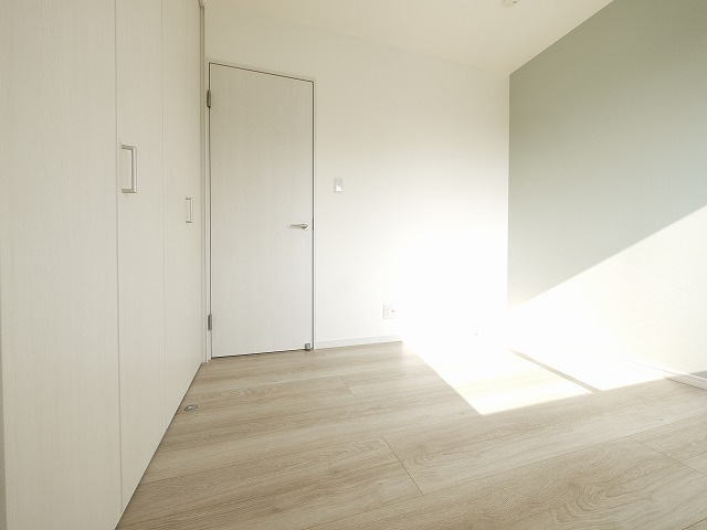 桜井市谷新築賃貸アパートの洋室|ゆったりした洋室です