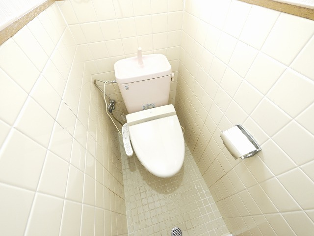 庵治町戸建てのトイレ|コンパクトで使いやすいトイレです