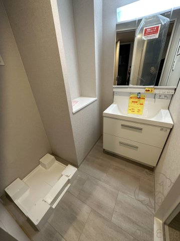 グランヴィラッセ北梅田の独立洗面台