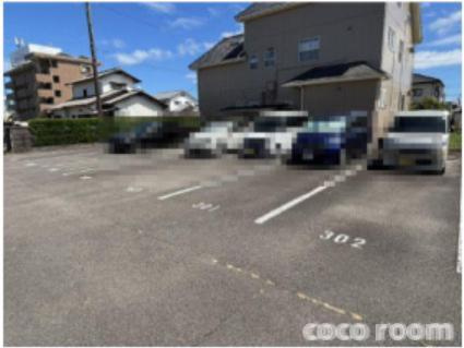 カーサクレイⅡの駐車場