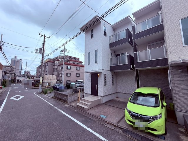 【外観】 | 練馬区中村北１丁目　中古戸建て | 落ち着いた色合いが街並みに調和する外観です周囲に馴染みます