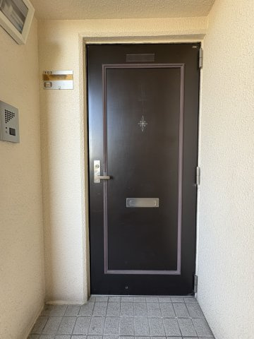 アーバンハイツ大橋の玄関