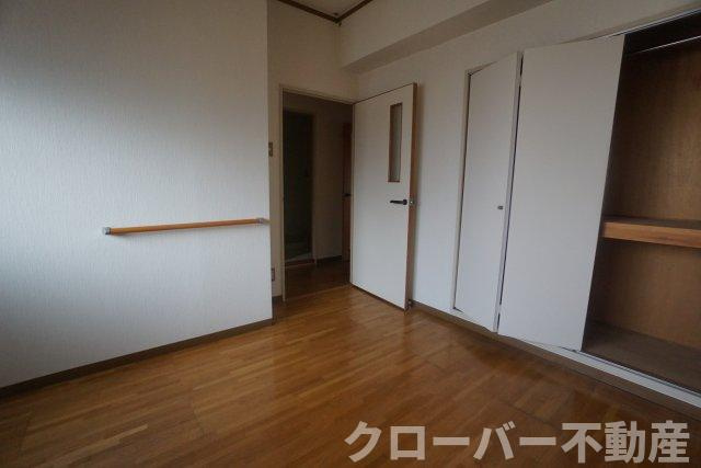 アーバンハイツ大橋の洋室