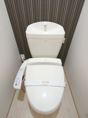 【トイレ】 | リバーウエスト | ※反転タイプのお部屋の写真