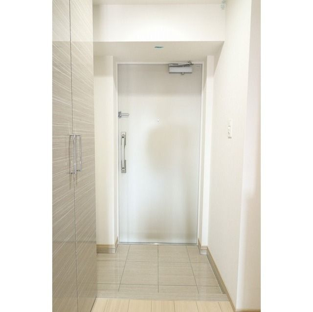 ブラウ本所一丁目の玄関
