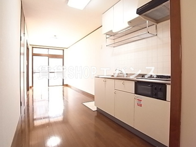 【居間・リビング】 | 小川マンション | こちらの居間で趣味の時間をお楽しみください