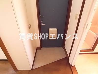 【玄関】 | 小川マンション | 収納もある玄関です