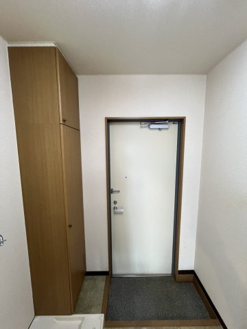 グロワール東大井の玄関