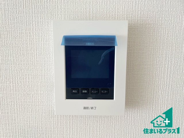 ★3(土)4(日)現地見学可能！★京田辺市薪天神堂　第9期　全12邸の防犯設備|カラーモニターインターホン！声だけでなく来訪者の姿や顔がモニターで確認できるので、小さなお子様がいらっしゃるご家庭でも安心できます！