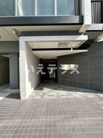 ディアレイシャス湊川公園のエントランス