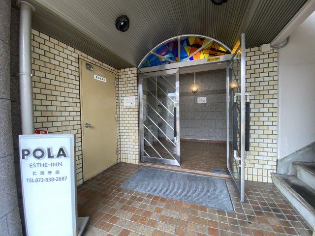 八坂一番館のエントランス