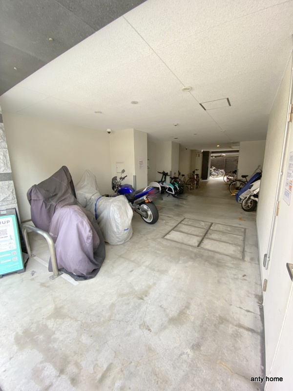 プレサンス玉造駅前ルージュ　仲介手数料無料の駐車場