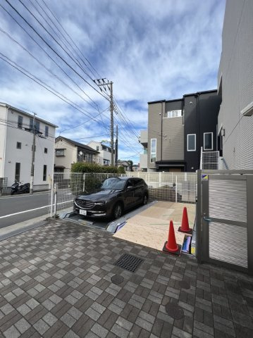 レジデンシャルスター三軒茶屋の駐車場
