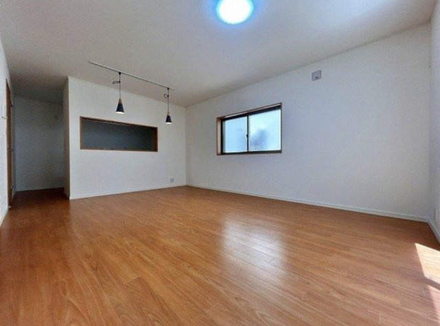半田市乙川畑田町３丁目　中古戸建の居間・リビング