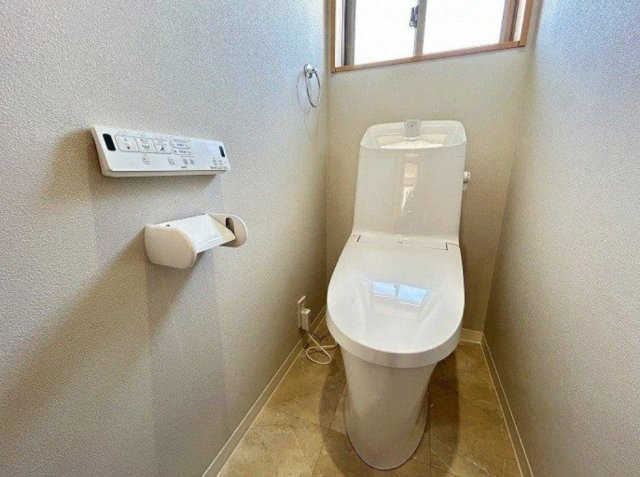 半田市乙川畑田町３丁目　中古戸建のトイレ