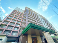 【外観】 | アクロス天神Vタワー☆仲介手数料無料☆ | 周辺には24時間営業のスーパーやコンビニ、ドラッグストアが点在。仕事帰りの買い出しや急な買い物にも困らない、暮らしやすい環境です。