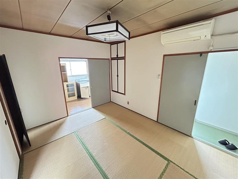 小島住居付店舗の和室