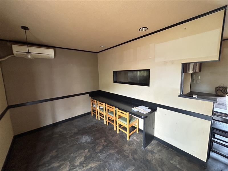 小島住居付店舗の内装