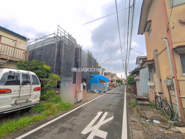 【前面道路含む現地写真】 | 鶴ヶ島市鶴ヶ丘第5　リーブルガーデン　新築戸建　全2棟　1号棟