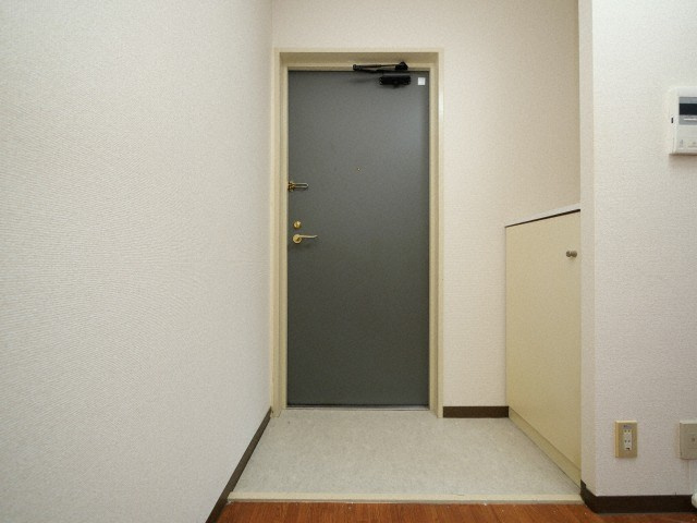 メゾネット北野の玄関