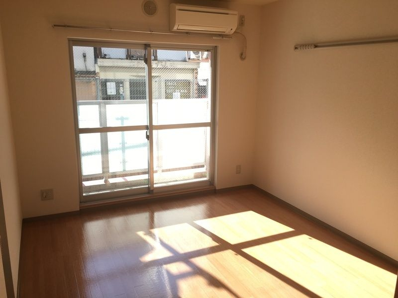 所沢市緑町１丁目の賃貸マンションの居間・リビング