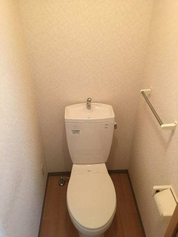 所沢市緑町１丁目の賃貸マンションのトイレ