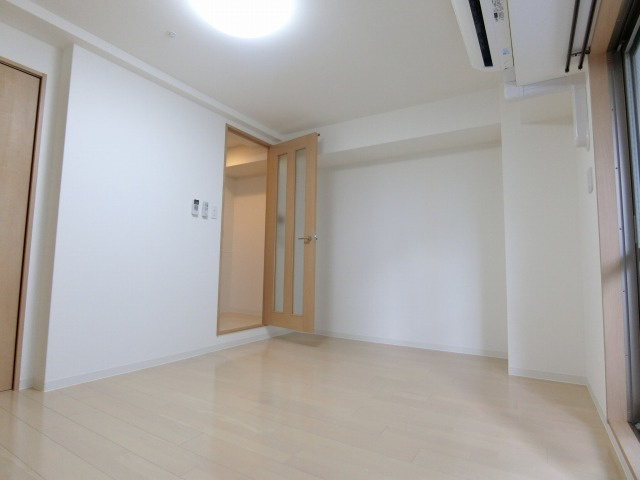 ラ・フォンテ松屋町の洋室