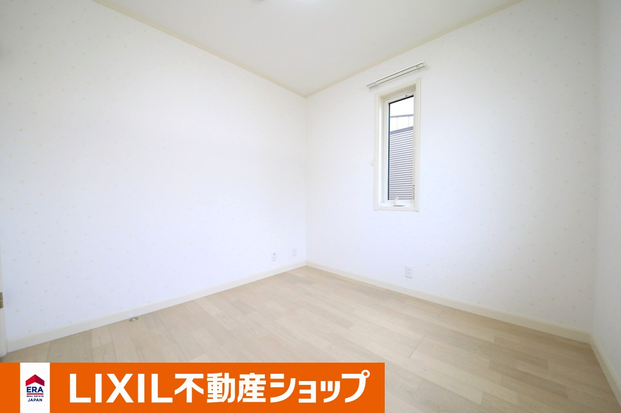 白岡市西１０丁目築浅中古戸建の洋室|２階洋室。４.５帖。