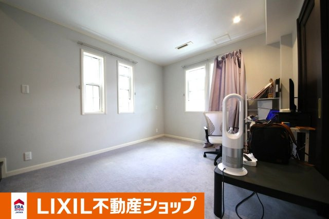 白岡市西１０丁目築浅中古戸建の寝室|2階寝室。６.８帖。