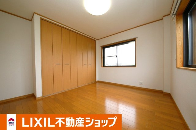 八甫2丁目中古戸建の洋室|2階東側洋室（2）