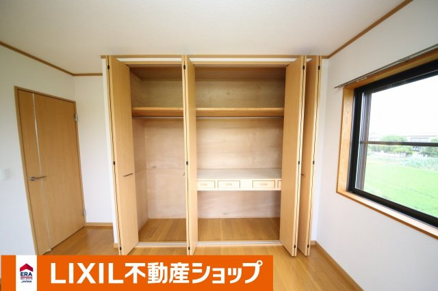 八甫2丁目中古戸建の収納|2階東側洋室収納