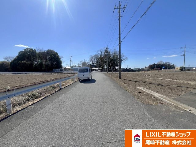 八甫2丁目中古戸建の前面道路含む現地写真|南側公道