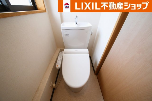 八甫2丁目中古戸建のトイレ|2階トイレ
